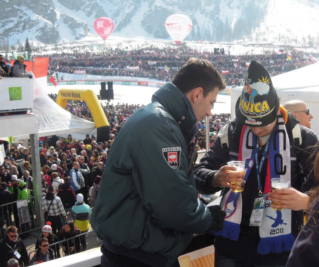 Planica 2013 Varovanje Sintal - varnostniki in varnostnice